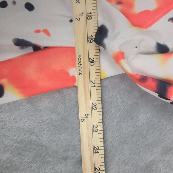 Women's UA RECOVER Woven Upstream Camo Jacket Size Large Orange White‎ Black NWT - Picture 7 of 11